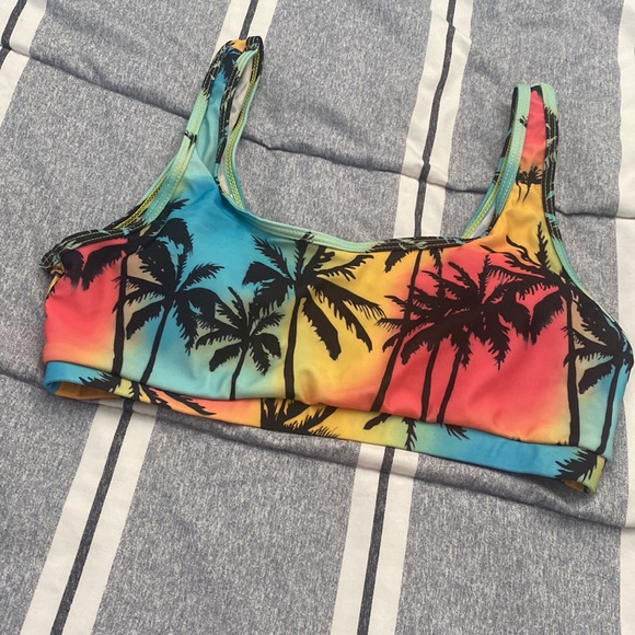 ✨HP✨Palm Tree Sunset Swimsuit - Picture 2 of 8